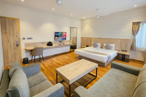 Firangipani Suites - A Corporate Boutique Hotel Отели в г. Колката