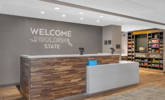 Hampton Inn & Suites by Hilton Bakersfield Central
