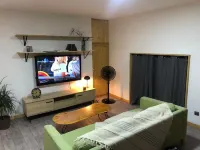 Apartment in the heart of the village with all amenities and the Gaillac vineyards 꺄유작-슈흐-베흐 호텔
