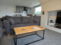 Beautiful apartment with private pool near Tenby (Free Wifi)