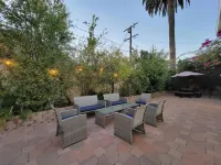 3 bedroom private guest suite by Mr C Hotel, Safe A+ area with Patio, WiFi, TV