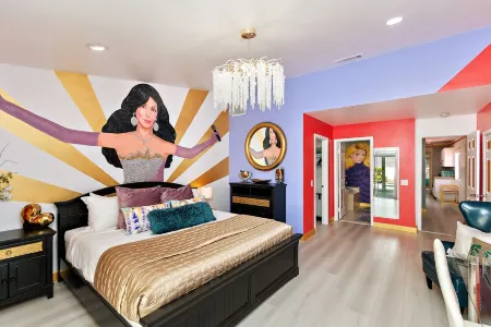 Rock N Royalty: Pool, Spa, Fire Pit, Pool Table! Отели в г. Бермуда Дюнс