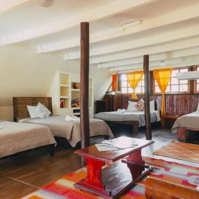 Hotel la Colina Các khách sạn gần Sân vận động Alberto Braglia Stadium