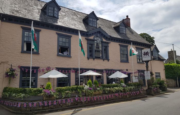 Dragon Inn