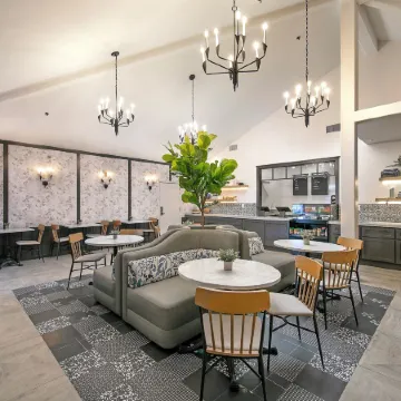 Cottage Inn by the Sea