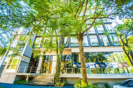 Five Hotel & Residences