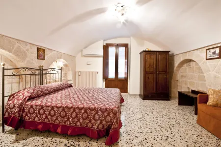 B&B Casa Cimino - Monopoli - Puglia Отели рядом с достопримечательностью «Ex Villa De Martino»