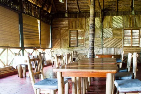 Elephant Hab Lodge Отели в г. Bunyaruguru