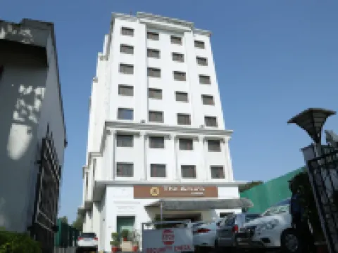 The Acura BMK Hotels near Medanta - The Medicity [Gurugram]