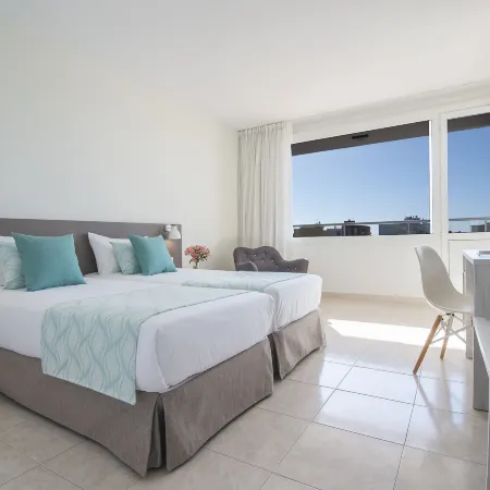 Hotel Lloret Santa Rosa by Pierre & Vacances Отели в г. Ллорет-де-Мар