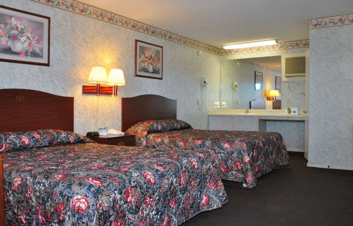 Merrimac Inn & Suites