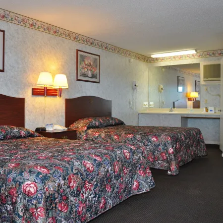 Merrimac Inn & Suites