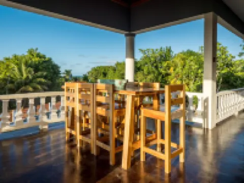 Blue Paloma Bed & Breakfast Hotels in Lucea