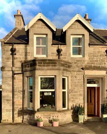 Ravenswood Guest House Отели в г. Бридж оф Аллан