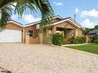 5 Bedroom Haven in Draxhall Hotels in Saint Ann's Bay