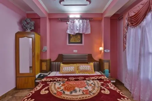 Hotel Ashish Inn - Kandaghat - 2 stjerner