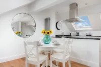 Modern 3 Bed Apartment - Parking Hotels in Torpoint