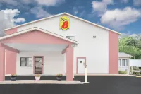 Super 8 by Wyndham East Moline Hotels in Hampton Township