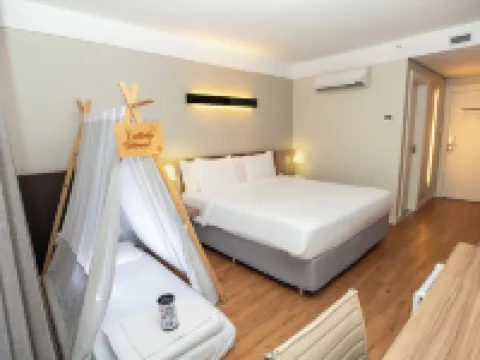 Delmond Hotel โรงแรมในกียาบา