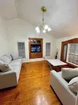 Steps from Downtown & Minutes to the Airport - Bungalows