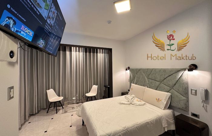 Hotel Maktub
