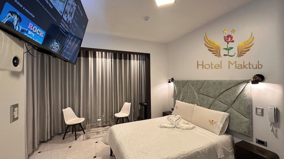 Hotel Maktub