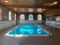 Baymont by Wyndham Galesburg - parking