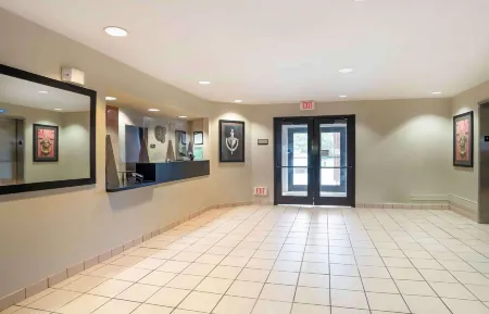 Extended Stay America Select Suites - Baton Rouge - Citiplace Отели рядом с достопримечательностью «Tin Roof Brewing Co LLC»