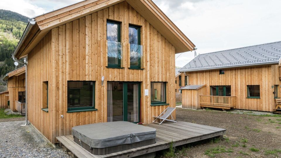 Deluxe Chalet With Whirlpool