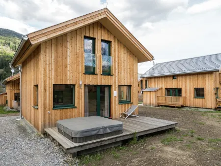 Deluxe Chalet With Whirlpool