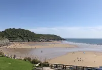 Stunning Beach Front Apartment in Caswell Swansea