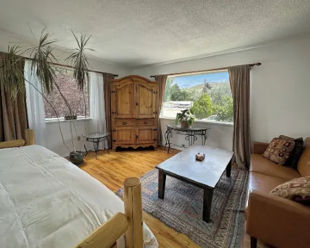 Rocky Mountain Inn Hoteles en Condado de Delta