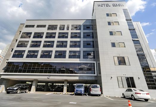 엘리시아 호텔의 깨끗한 침구류 이미지