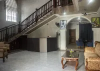 Kislas Luxury Hotel - parking