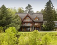 Hébergement "La Maison en Bois Rond" Hôtels à : Sainte-Marie