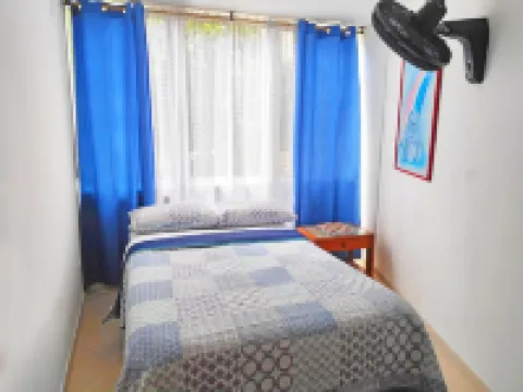 僅一街之隔的三卧公寓 酒店