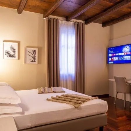 Hotel Boutique Antiche Mura Отели в г. Салуццо