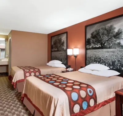 Super 8 by Wyndham Bastrop TX Hotel a Smithville