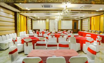 Hotel Taj Heights