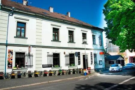 Hotel a Museum of Bricks