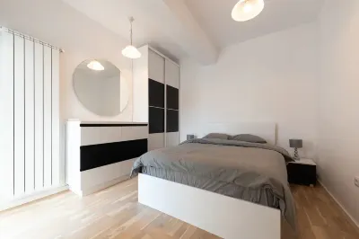 Eva - Bright Apt with Balcony Near Veranda Mall Magazinul Universal Dragonul Roșu 주변 호텔