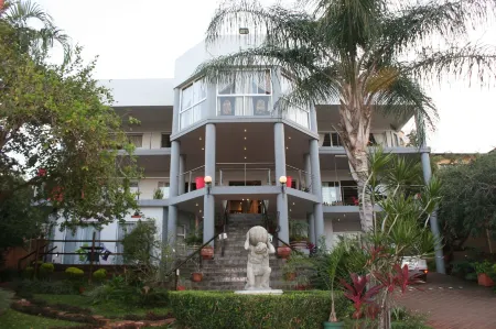 Villa-Candilabra Guesthouse