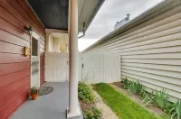 Historic New Market Retreat w/Washer and Dryer Hotels in New Market