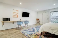 Kaleidoscope Boho Décor" Studio 2 Artsy Walkable Montrose.