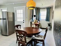 Appaltree Bungalow: Two bedrooms in town โรงแรมในบูน