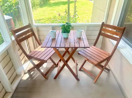 Private Fenced Yard and Gas Grill - Charming Cozy Retreat Отели в г. Манхэттен