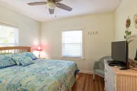 Spacious Yard and Close to Waterfront District - Charming Coastal Escape