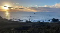 Private Deck and Hot Tub Overlooking the Pacific - Beautiful Ocean Retreat Hotels in Smith River