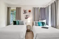 Cozy Haven - Charming Hideaway with Kitchen, Wifi, Patio