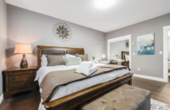 Private Driveway and Outdoor Patio Oasis - Serene Cottage Retreat